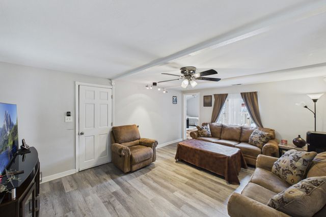 207 Second Street, Elgin, IL 60123