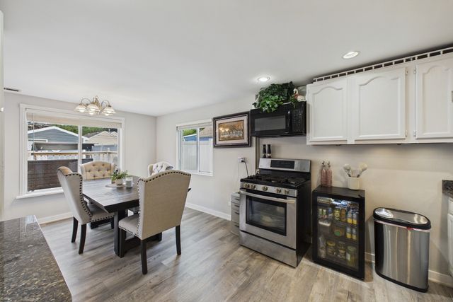207 Second Street, Elgin, IL 60123