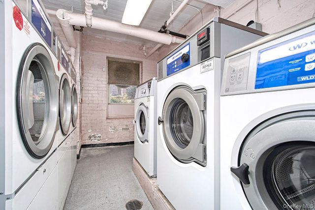 27-10 Parsons Boulevard 6H, Flushing, NY 11354