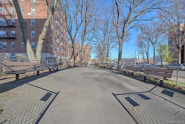 27-10 Parsons Boulevard 6H, Flushing, NY 11354