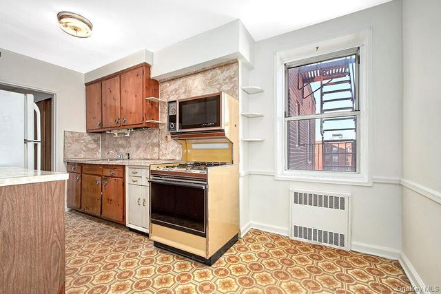 27-10 Parsons Boulevard 6H, Flushing, NY 11354