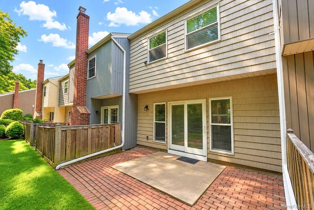 115 Woody Lane, Woodbury, NY 11797