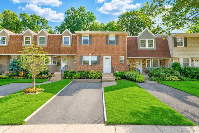 115 Woody Lane, Woodbury, NY 11797