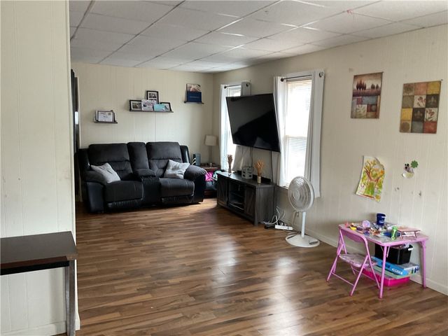 163 Cherry Street, Geneva City, NY 14456