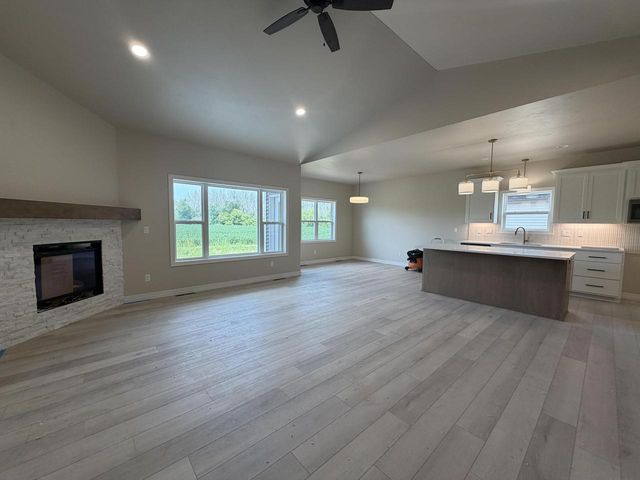1261 AUTUMN FIELD LANE, De Pere, WI 54115