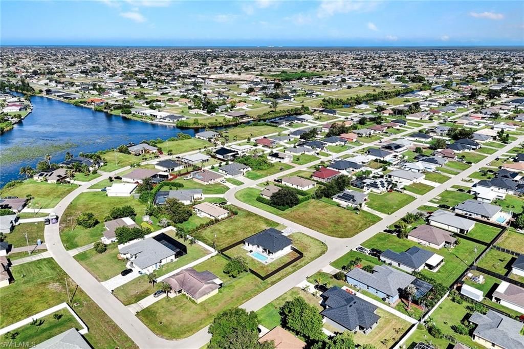 636 8th TER, CAPE CORAL, FL 33909 — photo 3