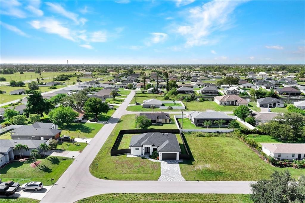 636 8th TER, CAPE CORAL, FL 33909 — photo 4