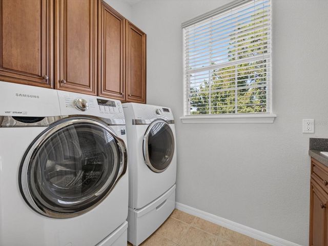561 HARRISWOOD COURT, Davenport, FL 33837