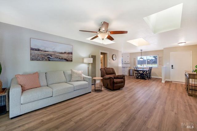 1543 Cunningham Rd, Sebastopol, CA 95472