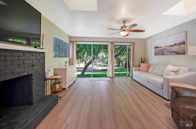 1543 Cunningham Rd, Sebastopol, CA 95472