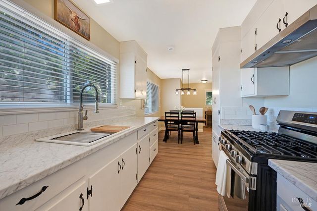 1543 Cunningham Rd, Sebastopol, CA 95472