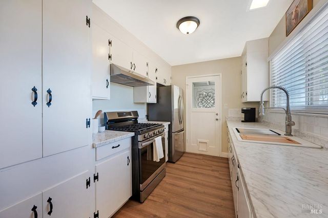 1543 Cunningham Rd, Sebastopol, CA 95472