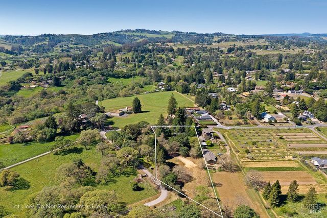 1543 Cunningham Rd, Sebastopol, CA 95472
