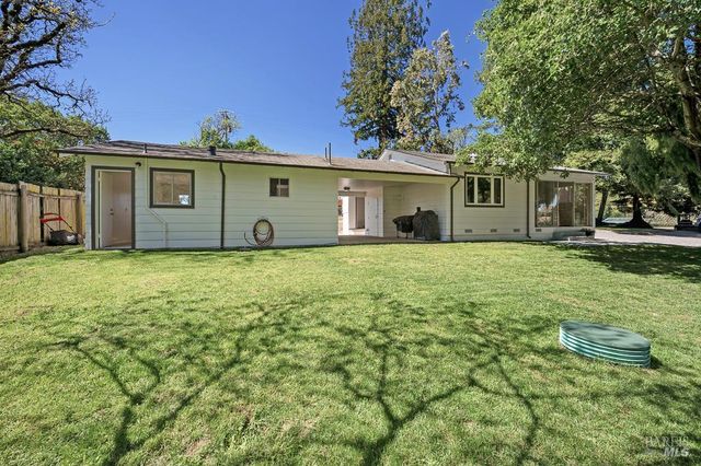 1543 Cunningham Rd, Sebastopol, CA 95472