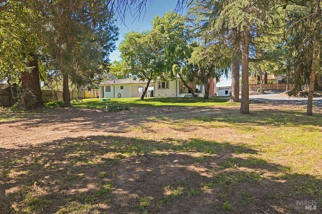 1543 Cunningham Rd, Sebastopol, CA 95472