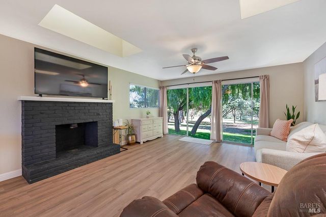 1543 Cunningham Rd, Sebastopol, CA 95472