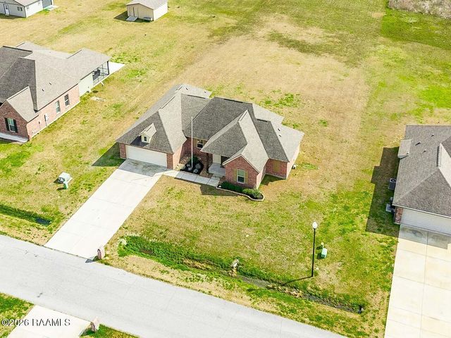 1010 Bamboo Drive, Breaux Bridge, LA 70517