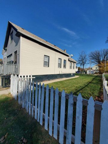 2466 7th STREET, Milwaukee, WI 53212