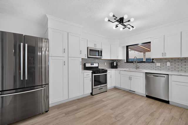 5605 Cactus Flower Drive NW, Albuquerque, NM 87120