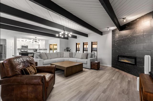 5605 Cactus Flower Drive NW, Albuquerque, NM 87120