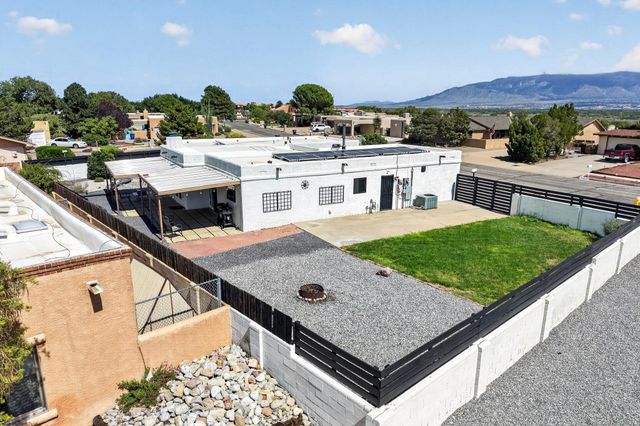 5605 Cactus Flower Drive NW, Albuquerque, NM 87120