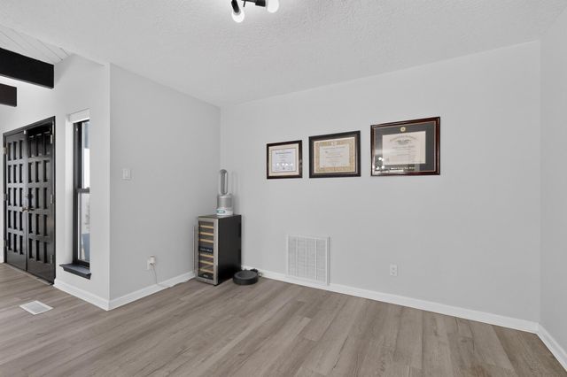 5605 Cactus Flower Drive NW, Albuquerque, NM 87120