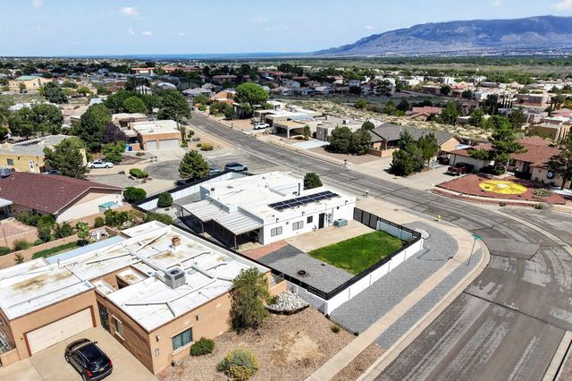 5605 Cactus Flower Drive NW, Albuquerque, NM 87120