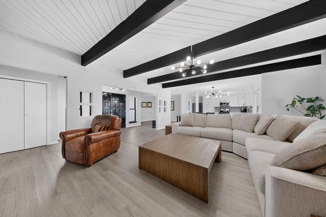 5605 Cactus Flower Drive NW, Albuquerque, NM 87120