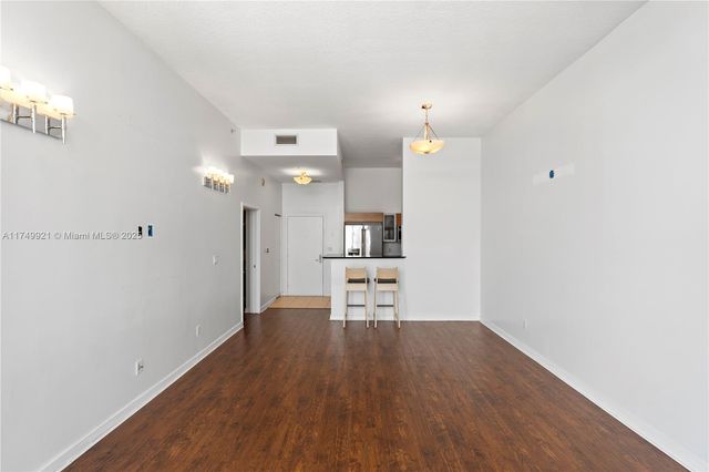 335 S Biscayne Blvd UPH02, Miami, FL 33131