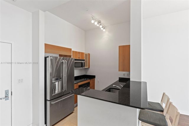 335 S Biscayne Blvd UPH02, Miami, FL 33131