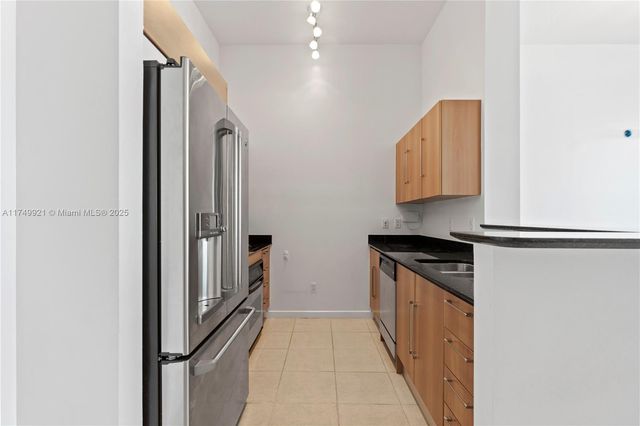 335 S Biscayne Blvd UPH02, Miami, FL 33131