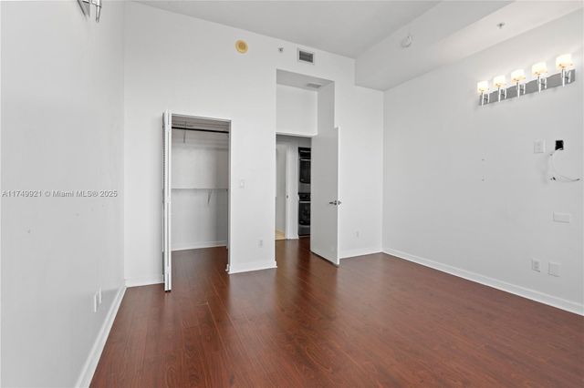 335 S Biscayne Blvd UPH02, Miami, FL 33131