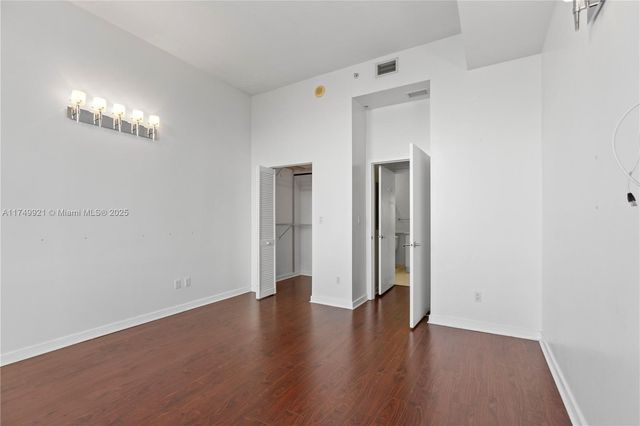 335 S Biscayne Blvd UPH02, Miami, FL 33131