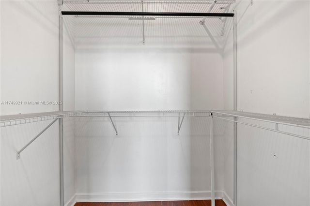 335 S Biscayne Blvd UPH02, Miami, FL 33131