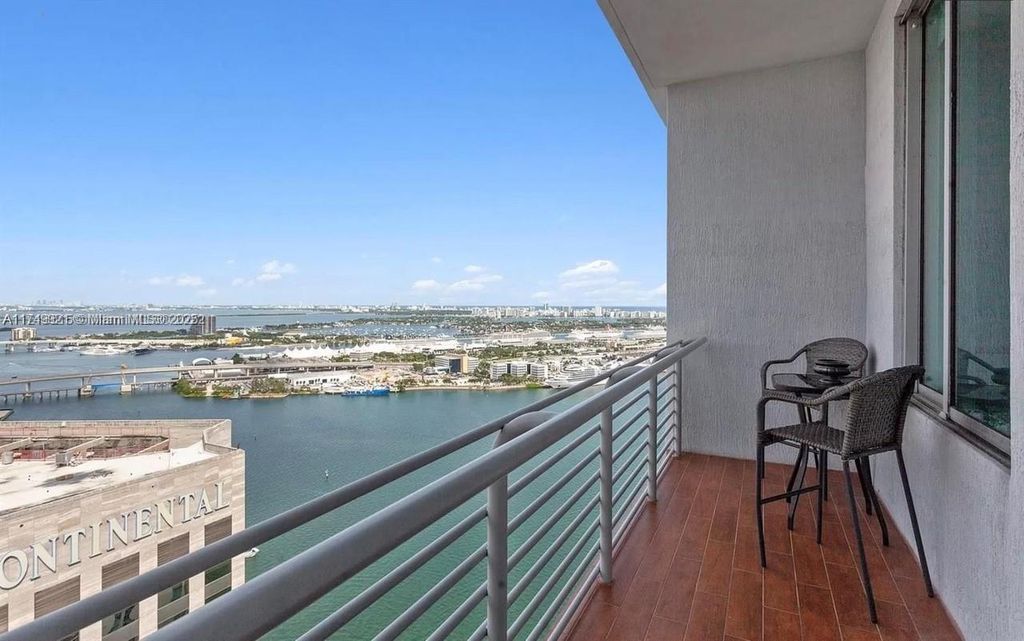 335 S Biscayne Blvd UPH02, Miami, FL 33131