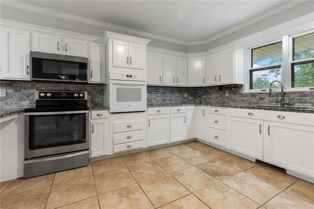 978 E Hwy 14, Lead Hill, AR 72644