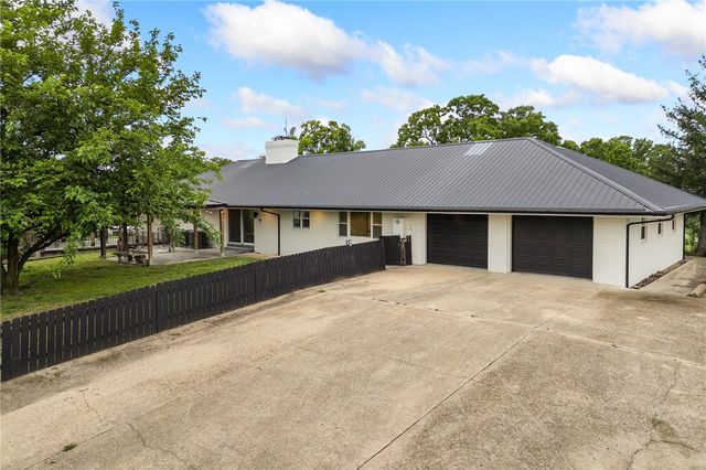 978 E Hwy 14, Lead Hill, AR 72644