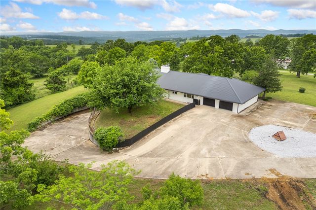 978 E Hwy 14, Lead Hill, AR 72644