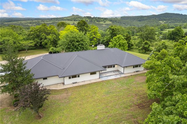 978 E Hwy 14, Lead Hill, AR 72644