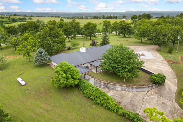 978 E Hwy 14, Lead Hill, AR 72644