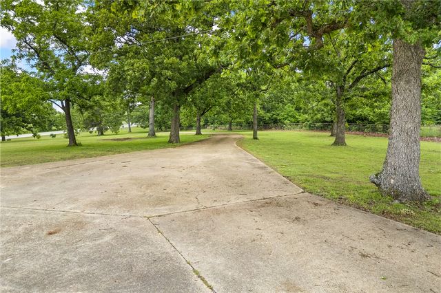 978 E Hwy 14, Lead Hill, AR 72644