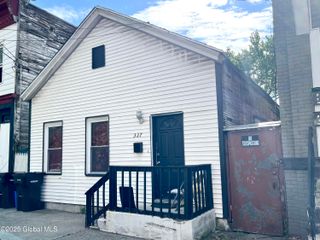 327 9th Street, Troy, NY 12180