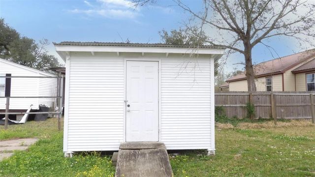 913 W Burton Street, Sulphur, LA 70663