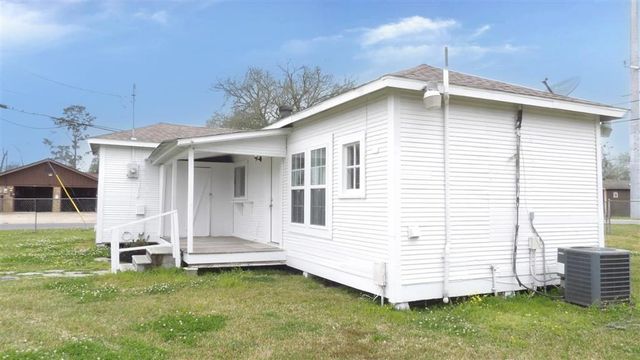913 W Burton Street, Sulphur, LA 70663