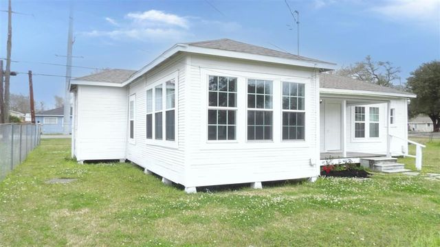 913 W Burton Street, Sulphur, LA 70663