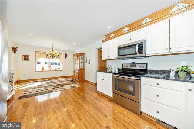 19327 LONGMEADOW RD, Hagerstown, MD 21742