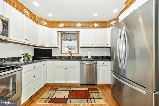 19327 LONGMEADOW RD, Hagerstown, MD 21742