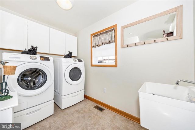 19327 LONGMEADOW RD, Hagerstown, MD 21742