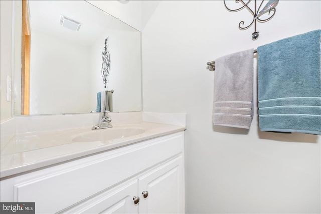 19327 LONGMEADOW RD, Hagerstown, MD 21742