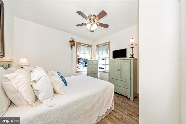 19327 LONGMEADOW RD, Hagerstown, MD 21742